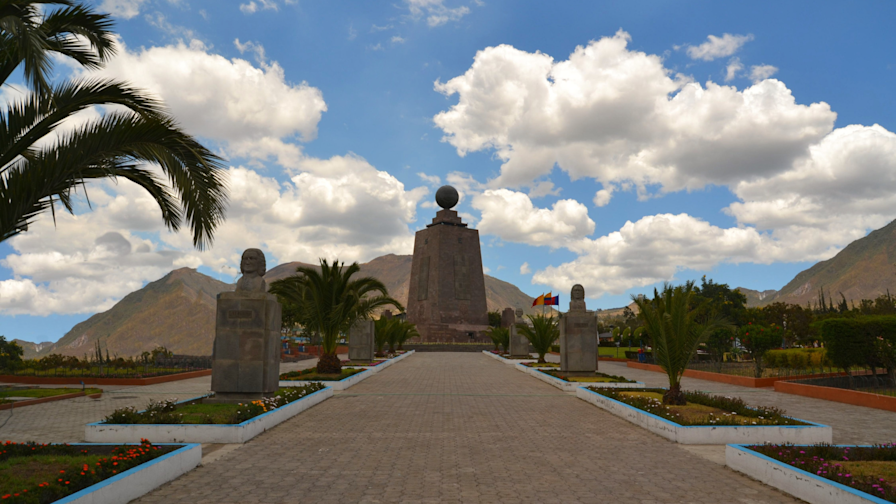 Mitad del Mundo Monument